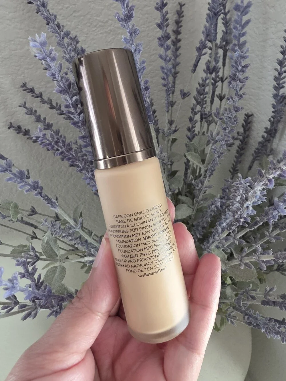 Hourglass Ambient Soft Glow Foundation In 7.5